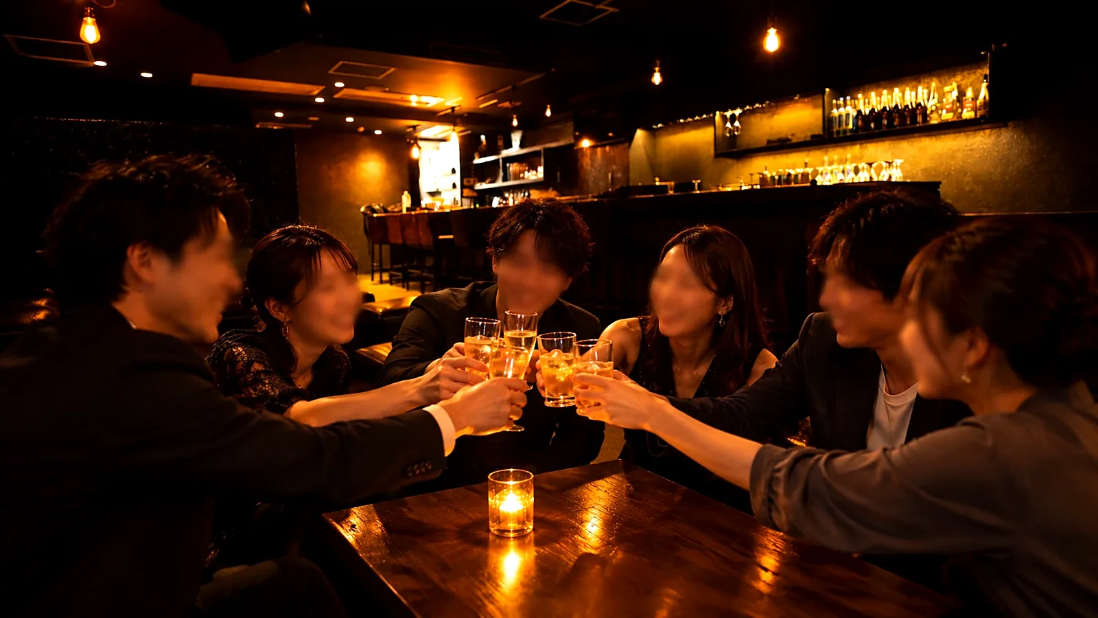 BAR EMBLEM で2次会を楽しむ様子（乾杯）